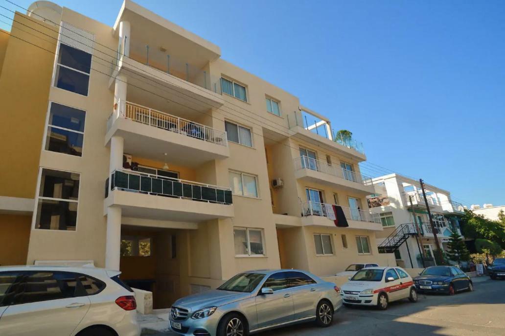 Huge Penthouse With Private Pool Apartment Paphos Ngoại thất bức ảnh