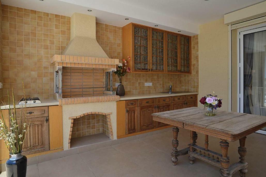 Huge Penthouse With Private Pool Apartment Paphos Ngoại thất bức ảnh